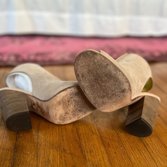 Coach women’s leather open toe bootie - Picture 4 of 5